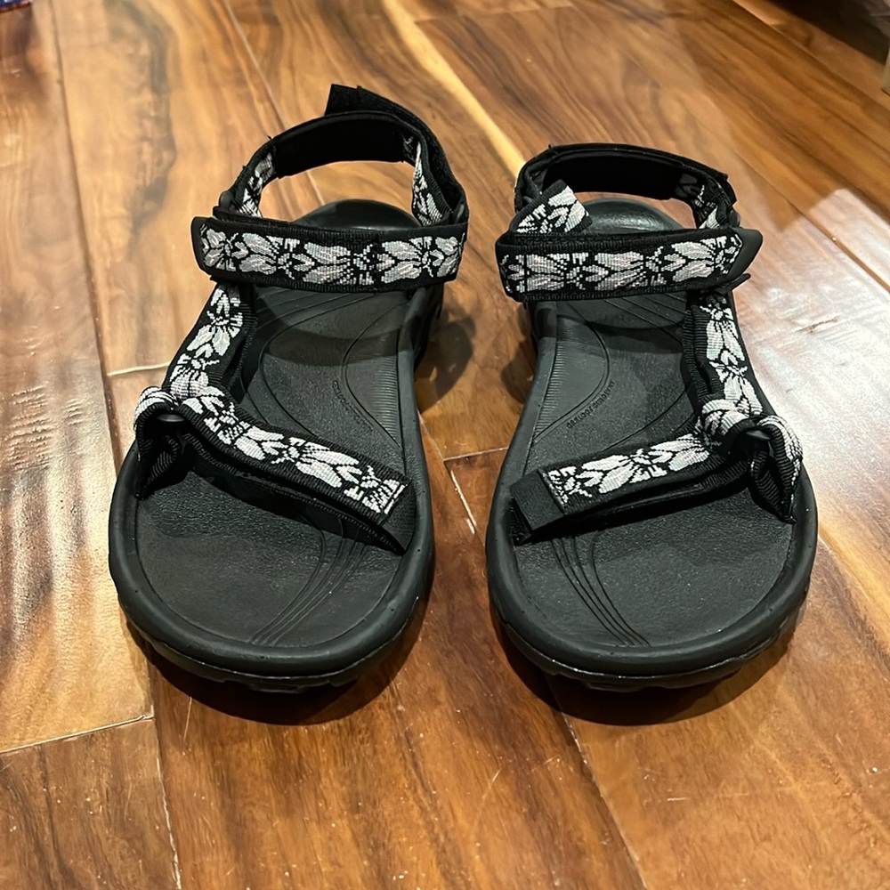 Teva Women Hurricane 4 outdoor sandals